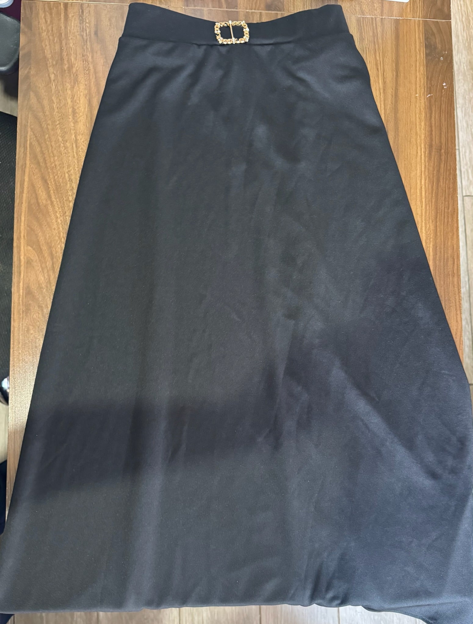Falda de Dama Midi Negra Elegance