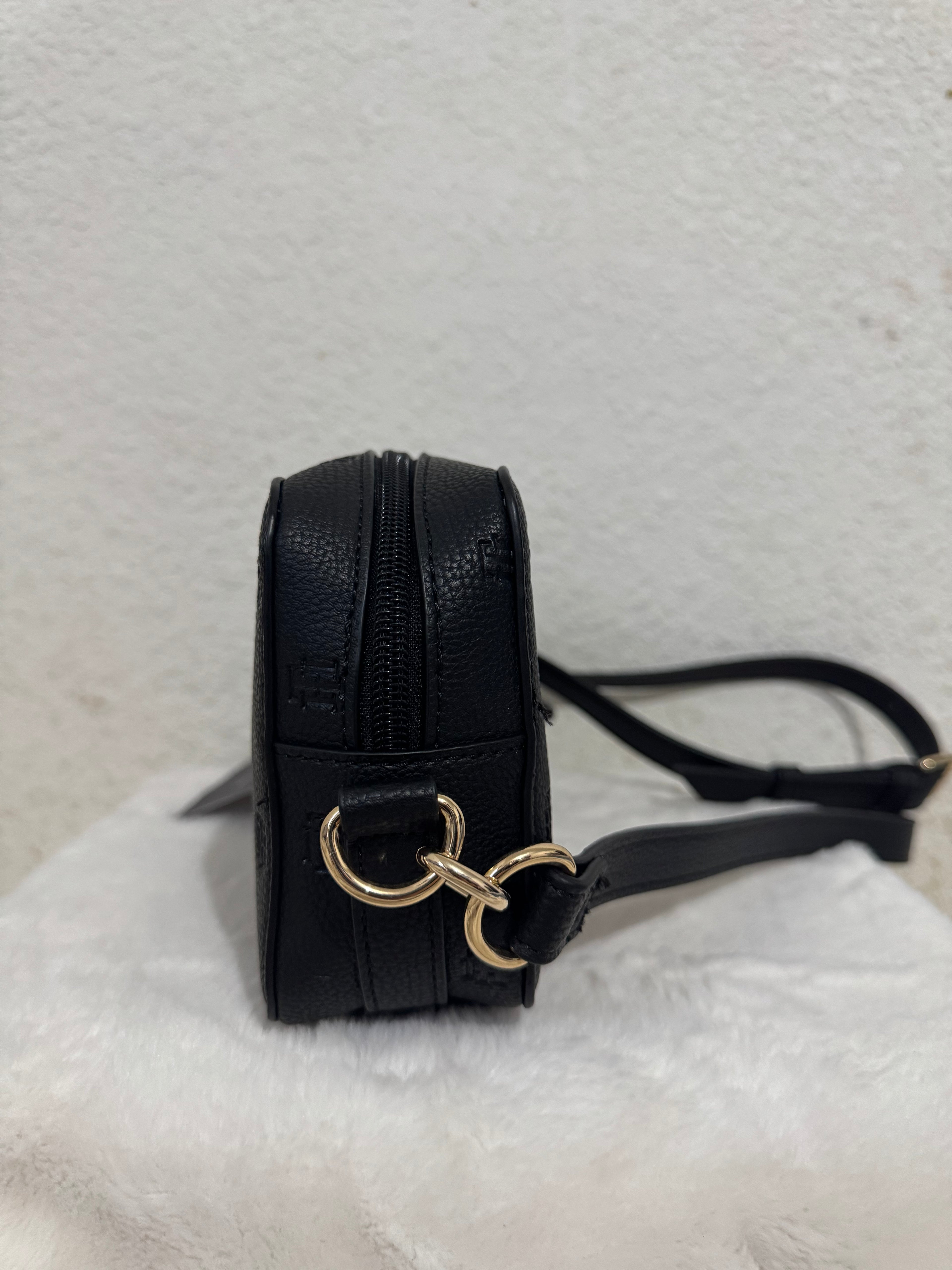 Bolso Negro Tommy Hilfiger Mini Chic