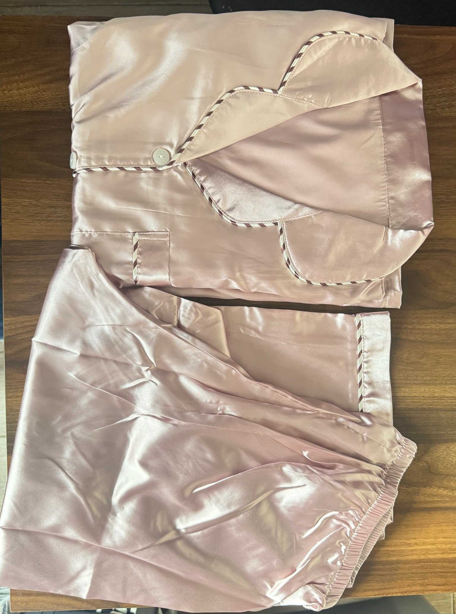 Pijama de Dama de Seda Morada