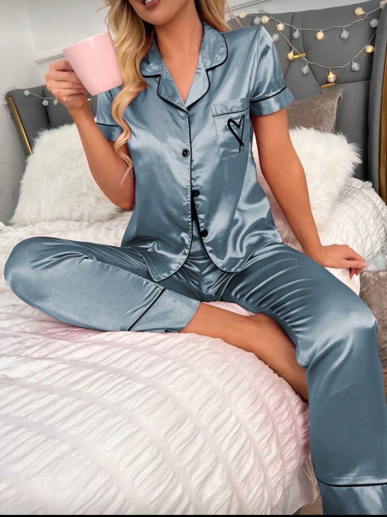 Pijama de Dama de Seda Azul con Corazon