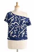 Blusa de Dama Navy Abstract Flow
