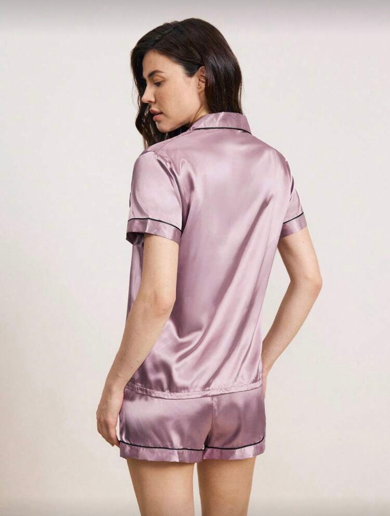 Pijama de Seda de Dama Morada con Borde Negro