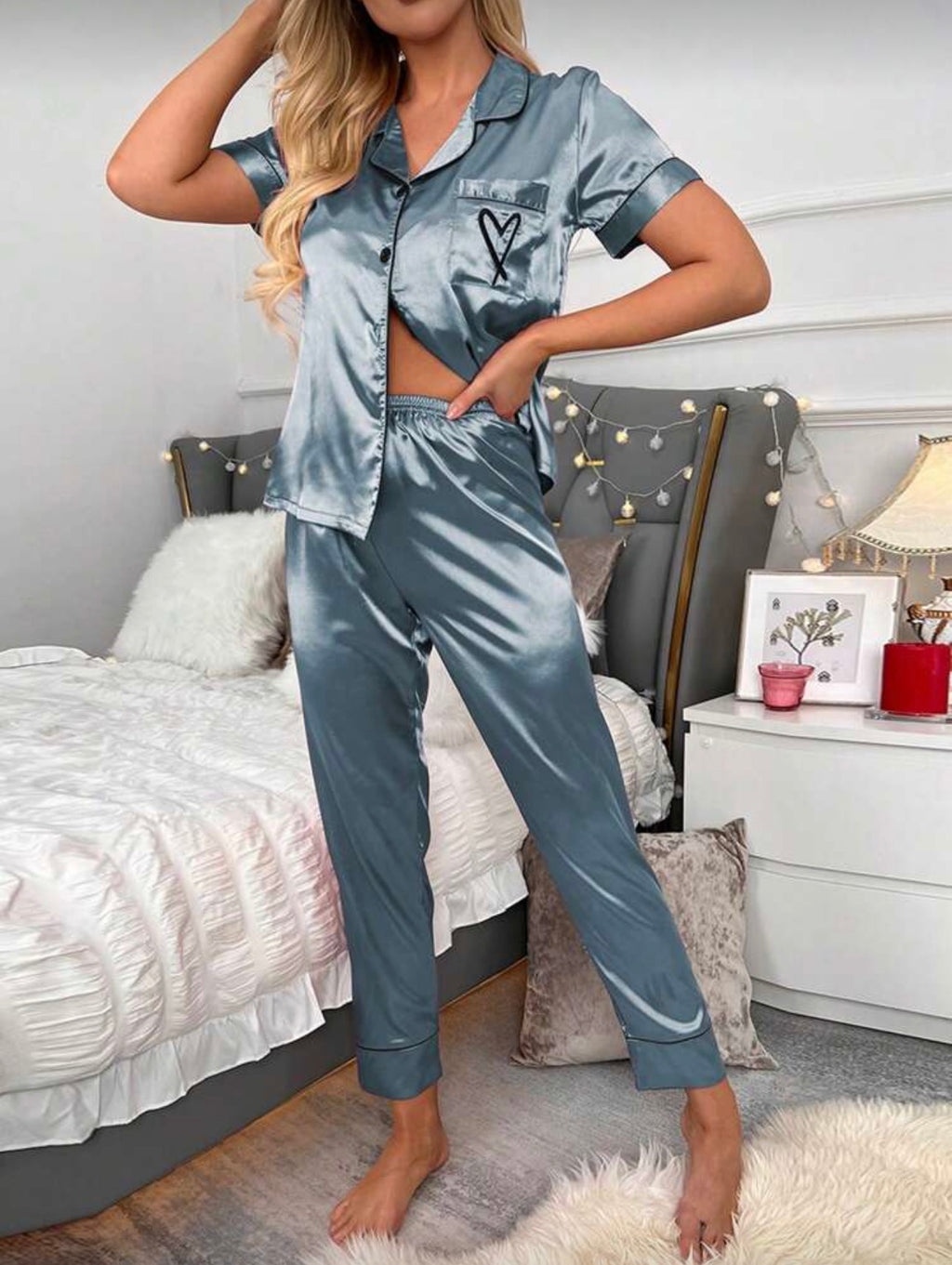Pijama de Dama de Seda Azul con Corazon