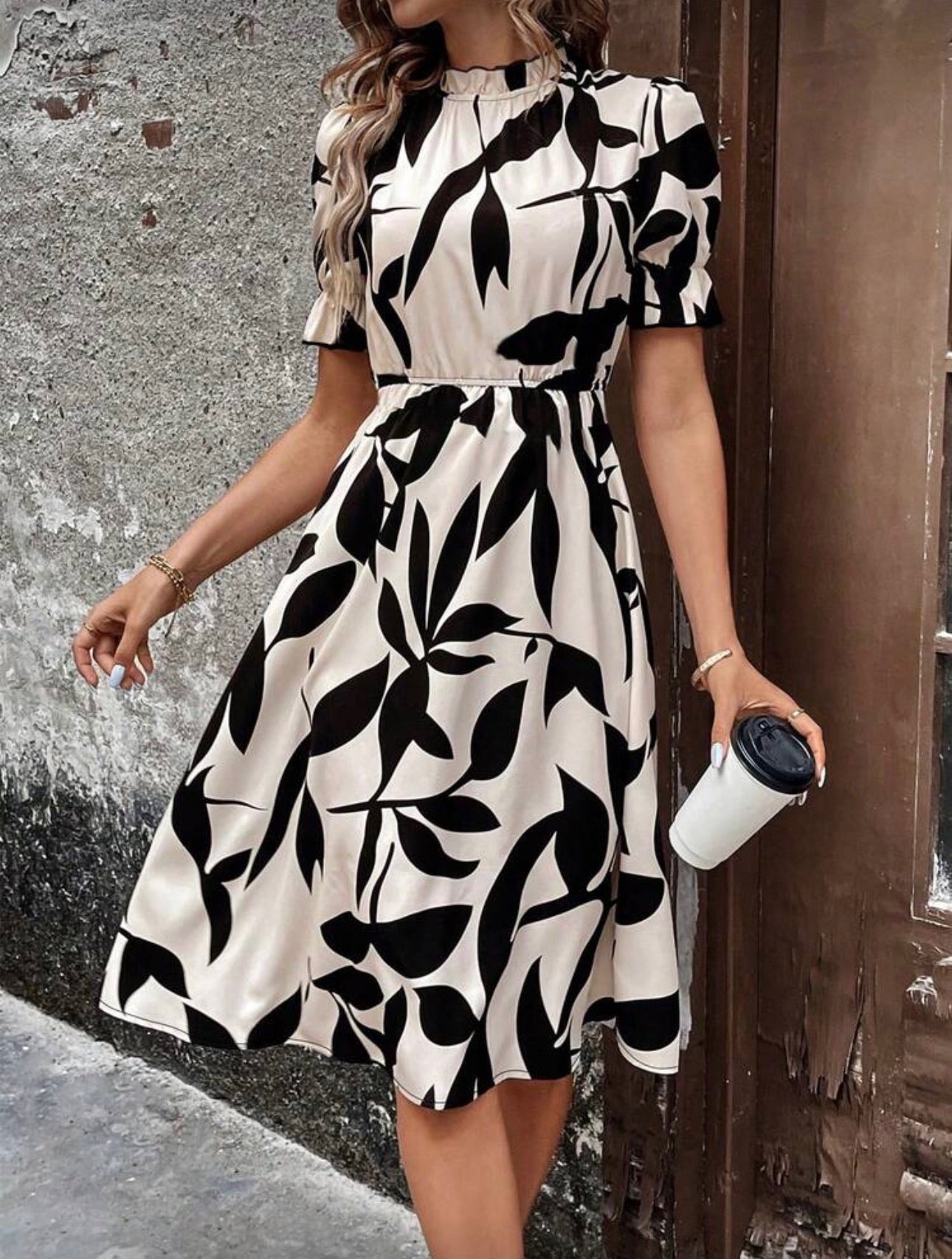 Vestido Femenino Monochrome Leaf Grace