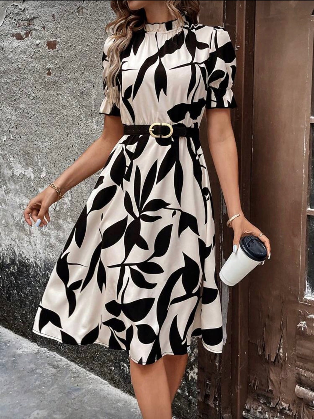 Vestido Femenino Monochrome Leaf Grace