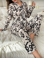 Conjunto Pijama Abstract Lines Crema