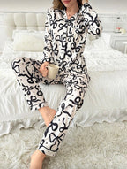 Conjunto Pijama Abstract Lines Crema