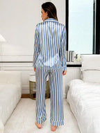 Pijama Femenina de Seda Stripe Elegance