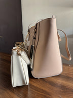 Bolsa Nannette Lepore Duo Chic Nude & White