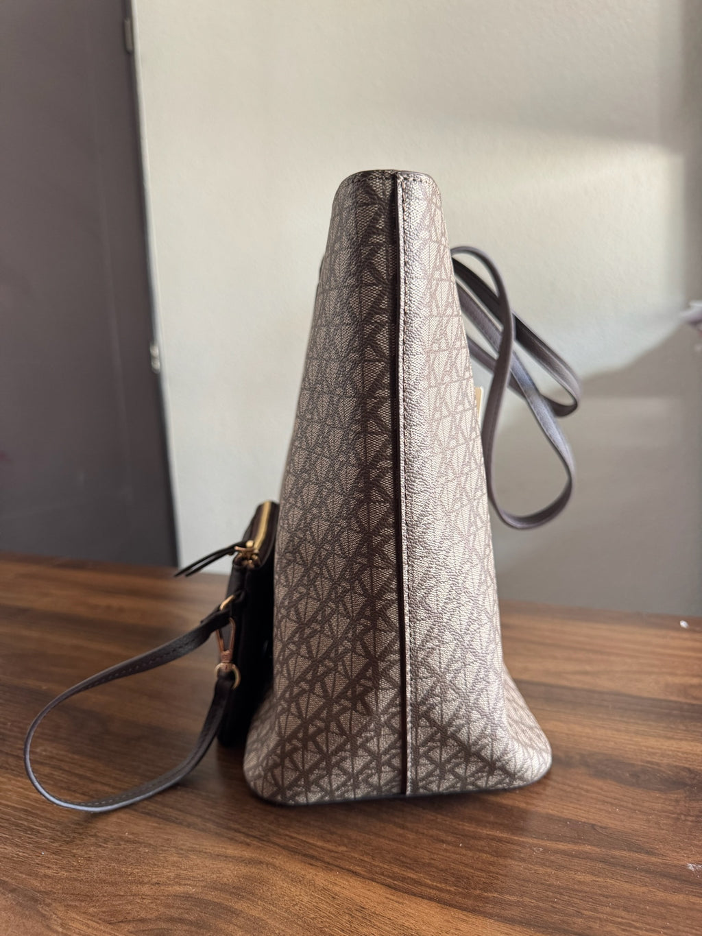 Bolsa Anne Klein Monogram Everyday Tote Cafe