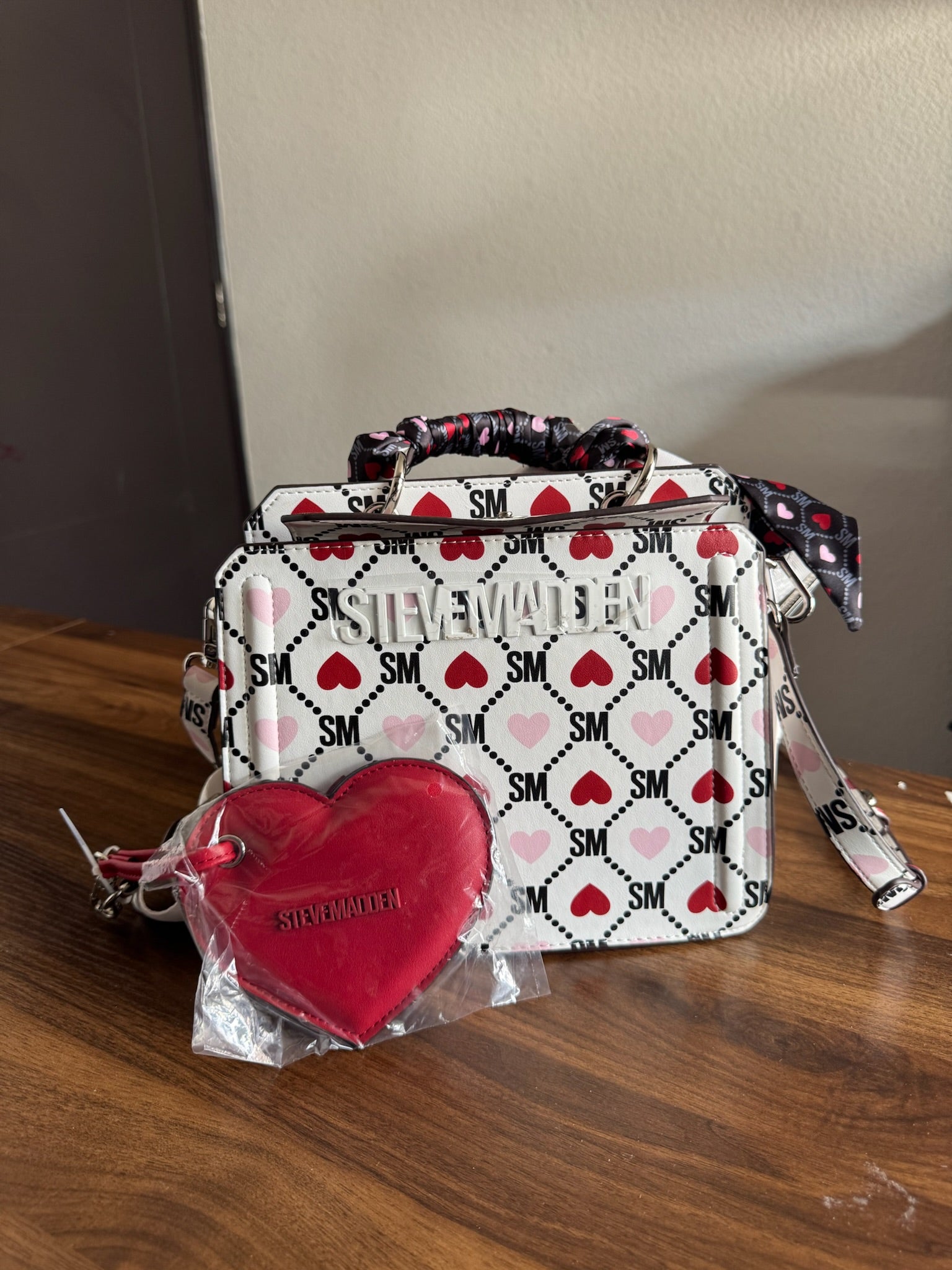 Bolsa Steve Madden Heart Charm Crossbody