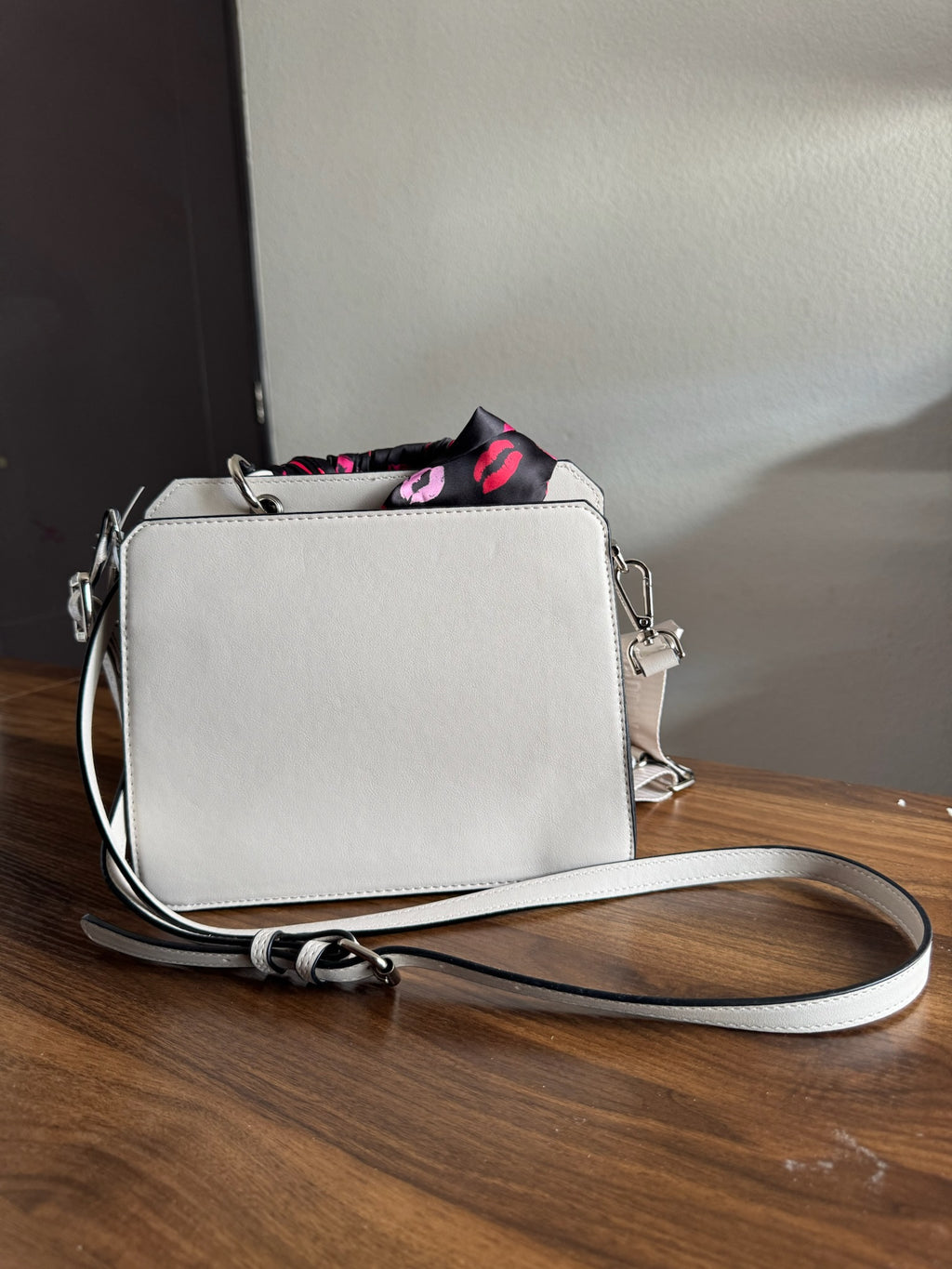 Bolsa Steve Madden Kiss Print Crossbody Set