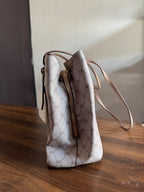 Bolsa Anne Klein Signature Shoulder Bag Vanilla