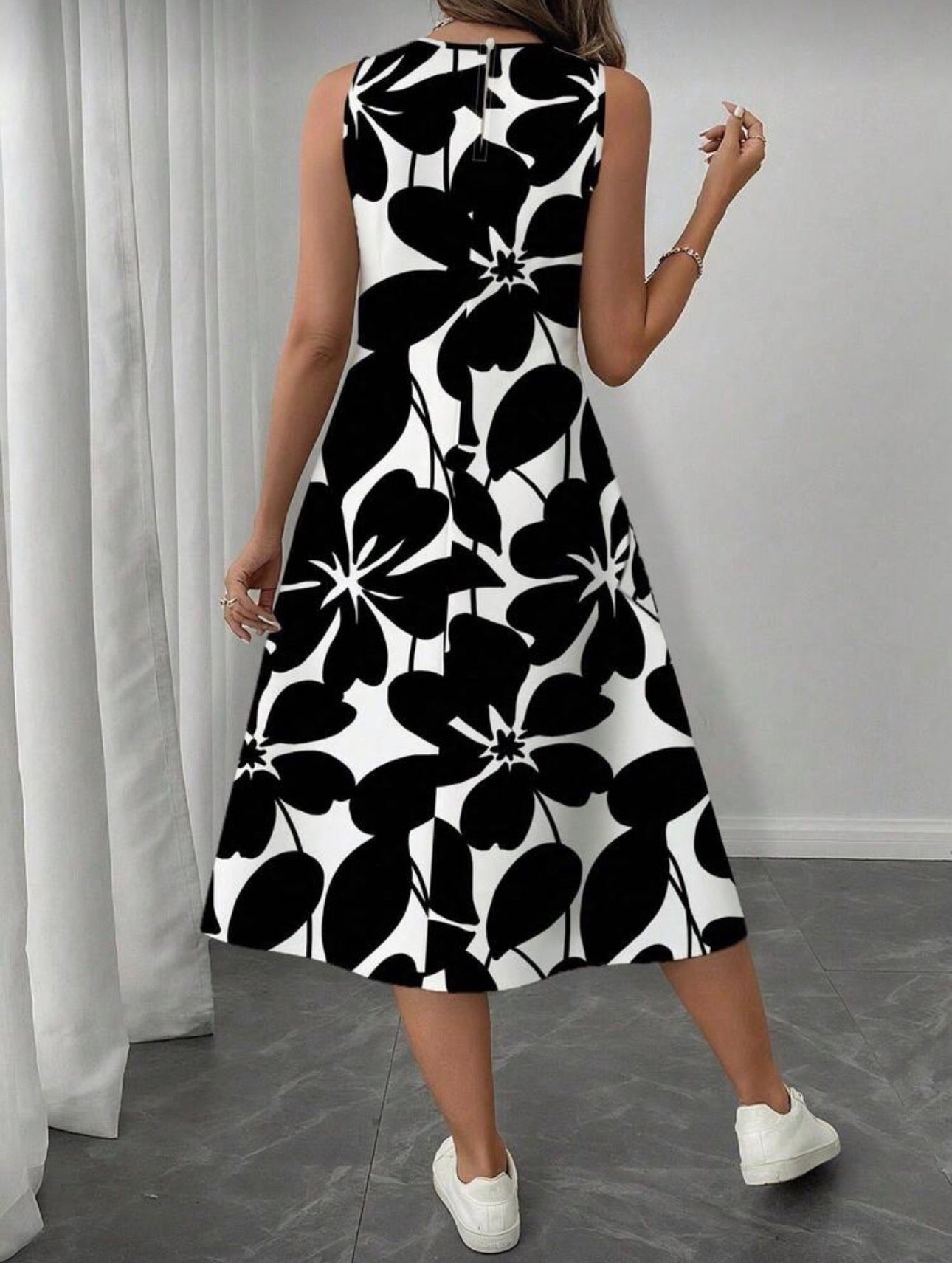 Vestido de Dama Monochrome Leaf Flow