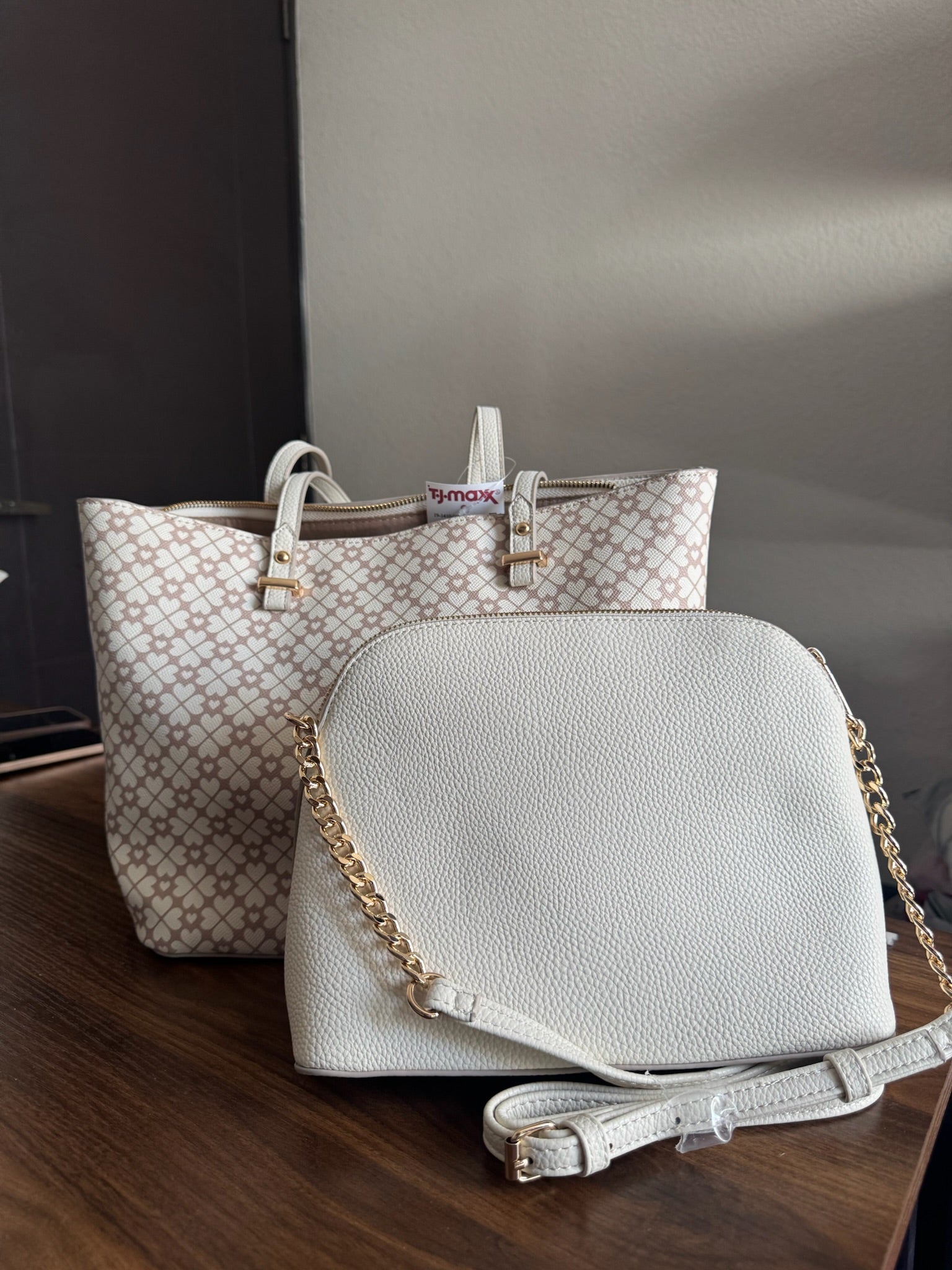 Bolsa Crema de 3 Piezas Nanette Lepore