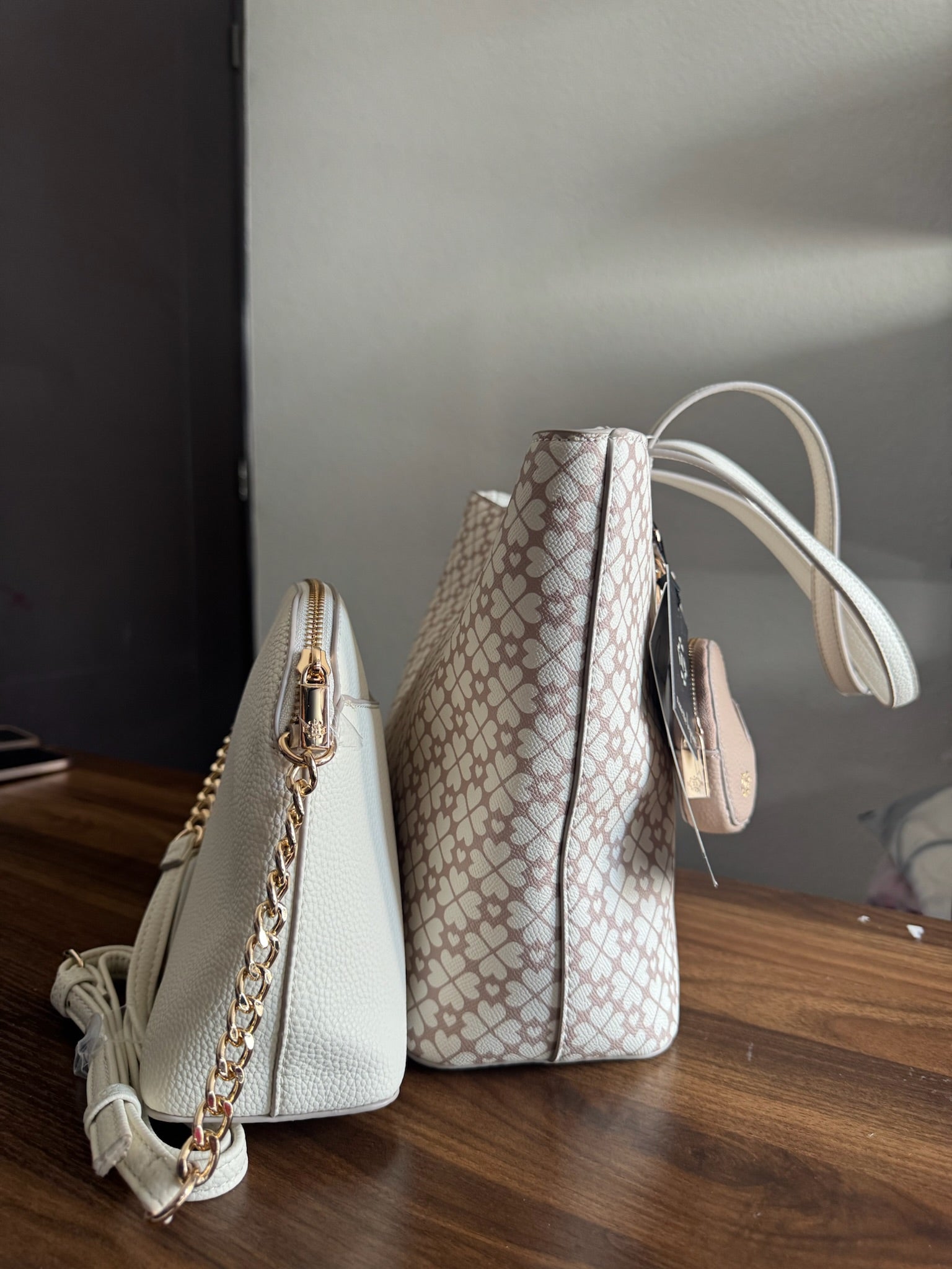 Bolsa Crema de 3 Piezas Nanette Lepore