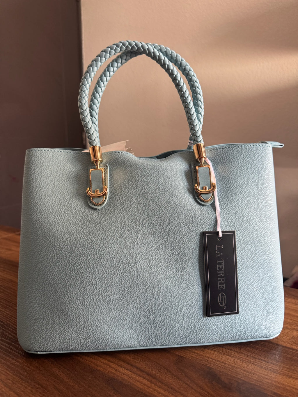 Bolsa Celeste con Detalles Dorados LaTerre