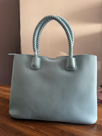 Bolsa Celeste con Detalles Dorados LaTerre
