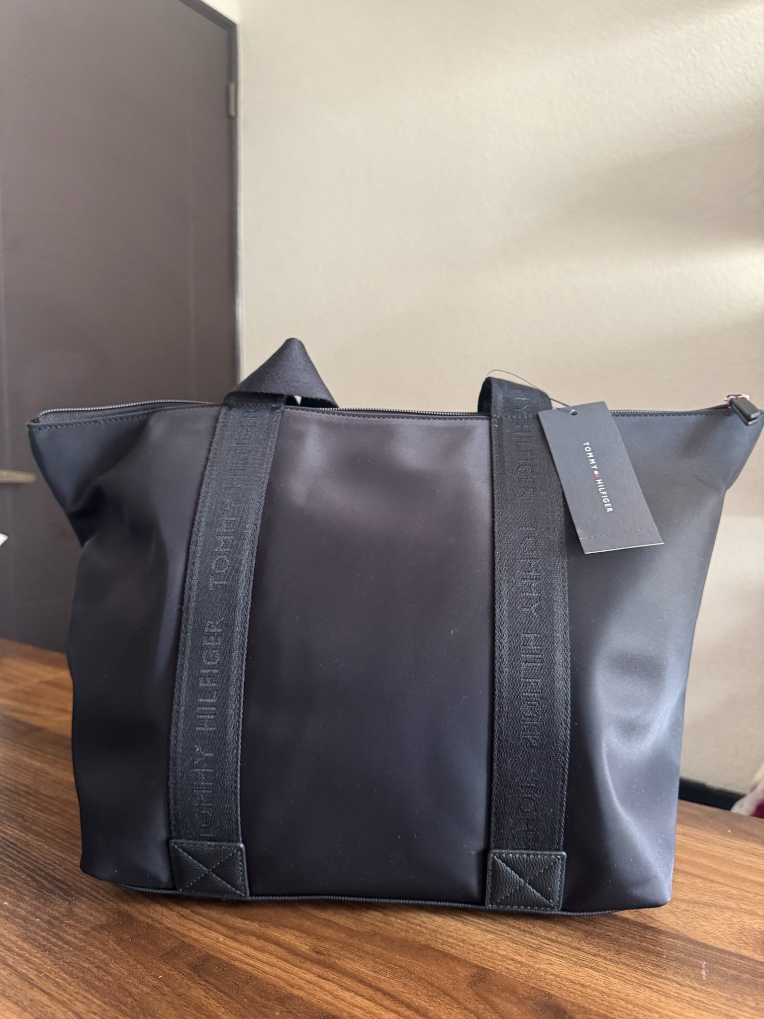 Bolsa Tote Negra Tommy Hilfiger Urban Essential
