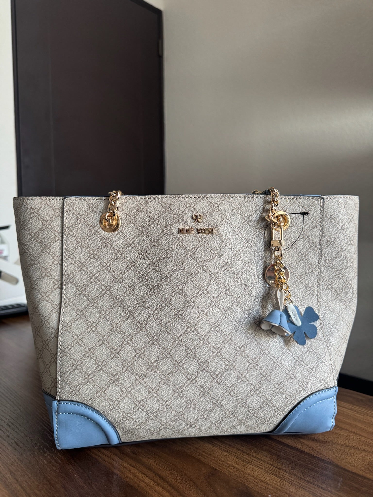 Bolsa Crema y Celeste Nine West