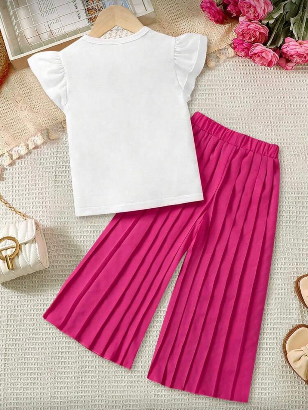 Conjunto infantil con pantalón plisado