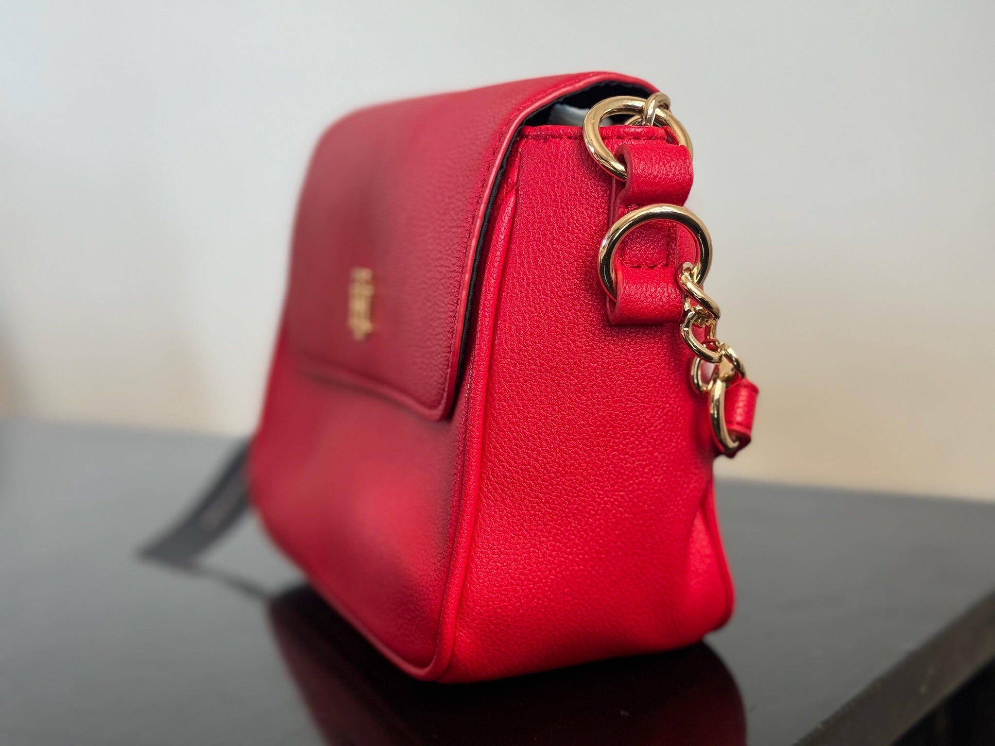 Bolsa Tommy Hilfiger Classic Flap Crossbody Red
