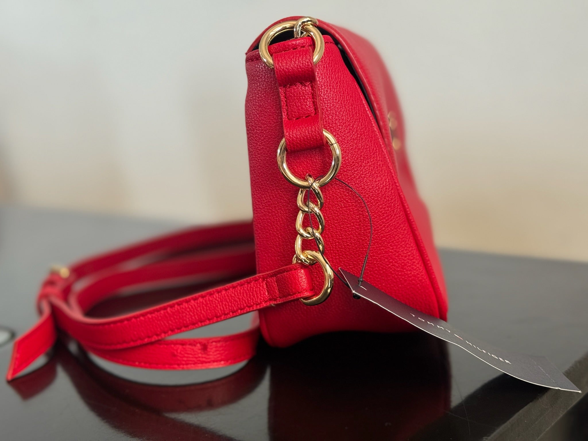 Bolsa Tommy Hilfiger Classic Flap Crossbody Red