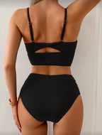 Traje de Baño Femenino Black Cut Elegance